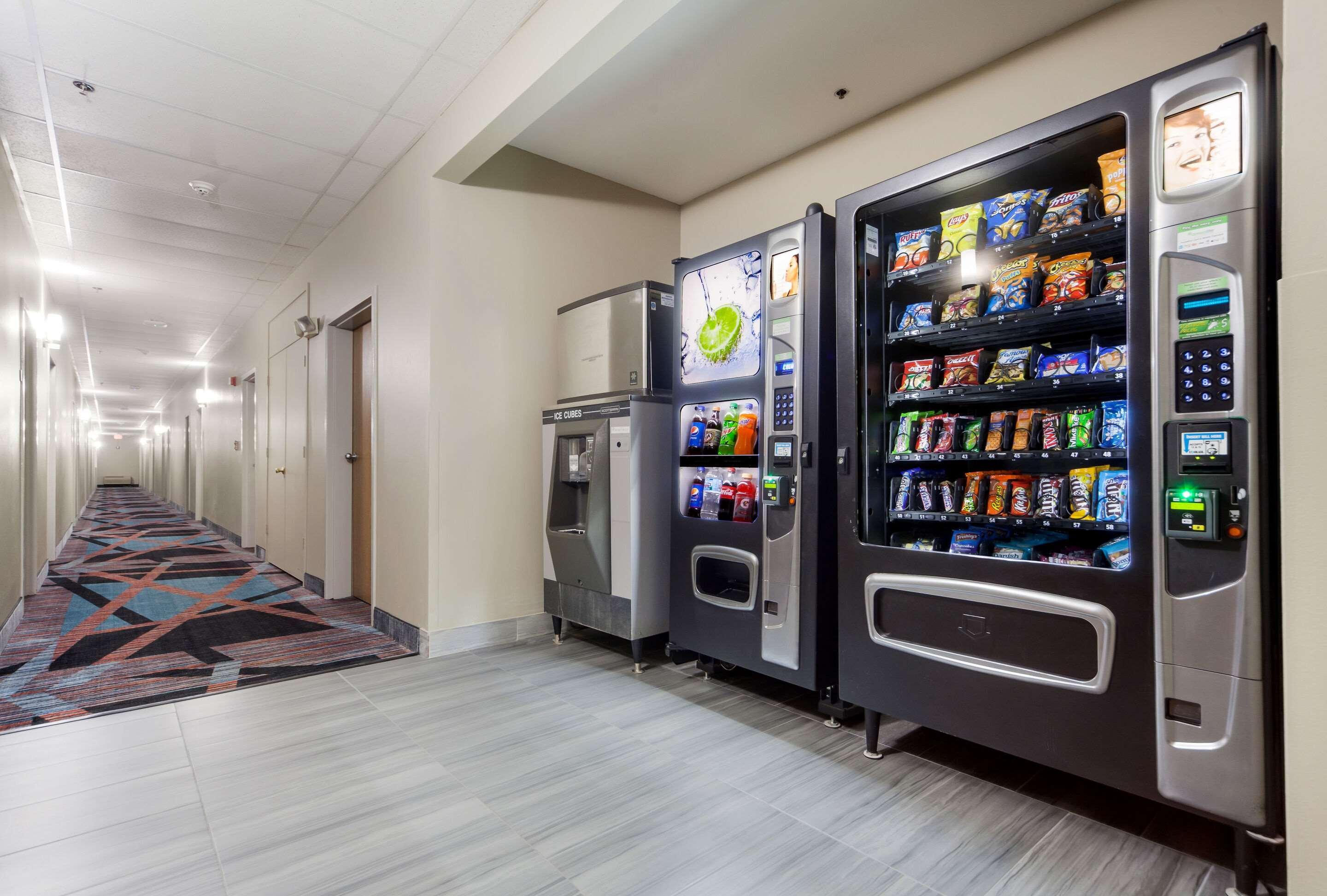 Quality & West - Ne Linclon Hotel Omaha